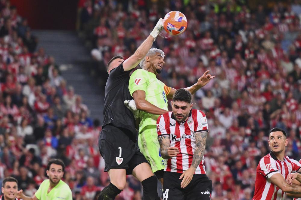 每体：拉菲尼亚没有经纪人也无意离开巴萨，他决心履行完合同